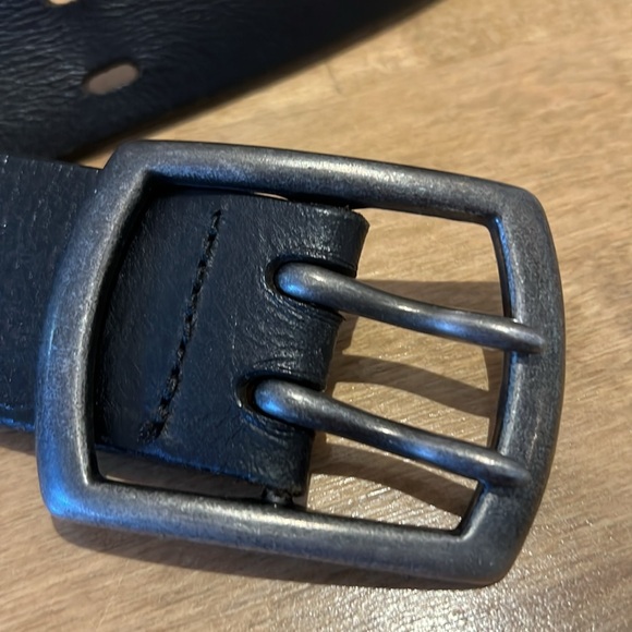 Old Navy Black Leather Belt w Heavyduty Buckle L - Picture 4 of 4